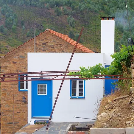 Casas Do Sinhel Guest House Cha de Alvares Exterior photo